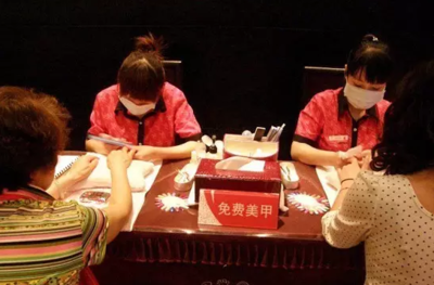從麻辣燙到海底撈 美甲服務(wù)背后，火鍋品牌拼的遠(yuǎn)不止是貼心